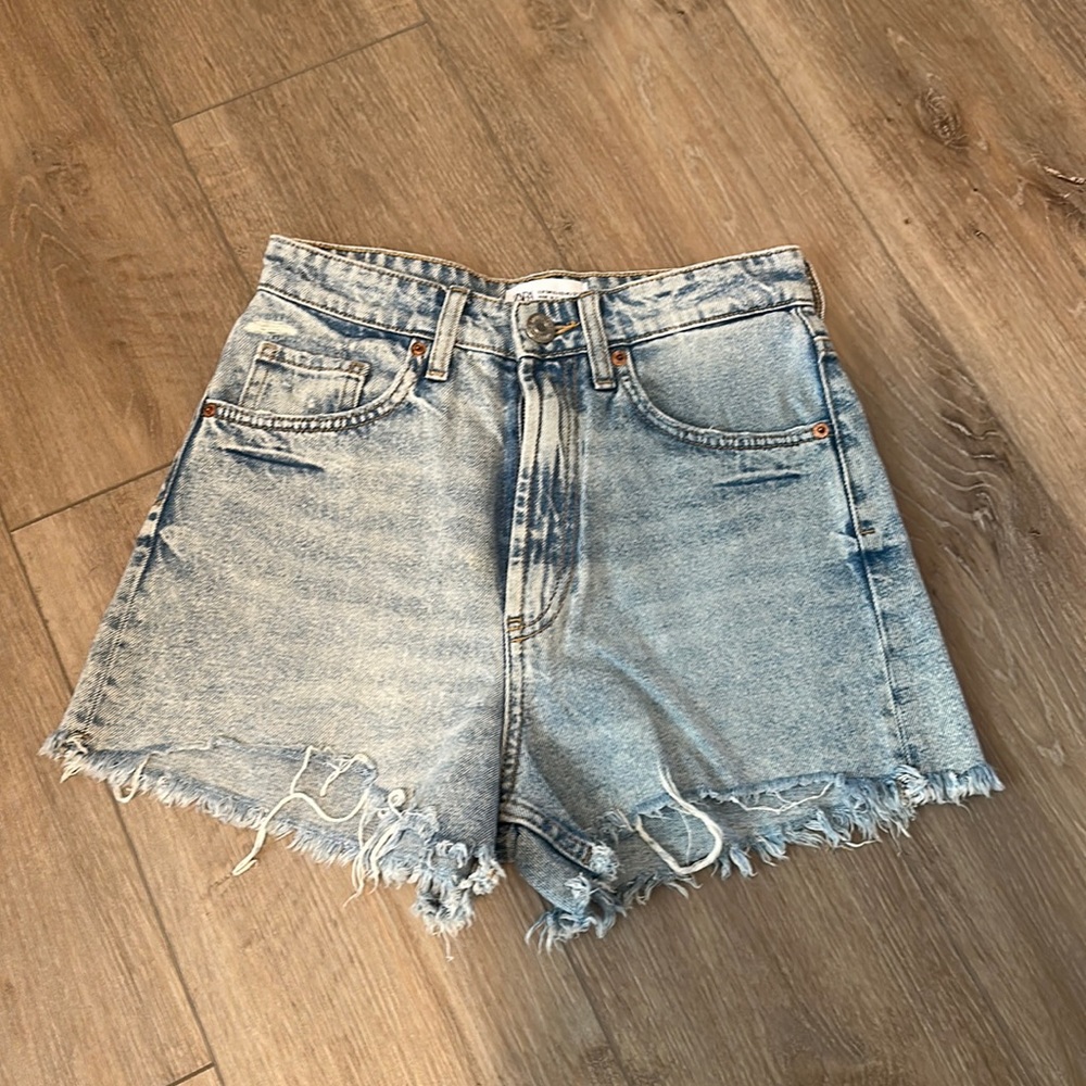 Zara Lightly Worn Denim shorts - size 24